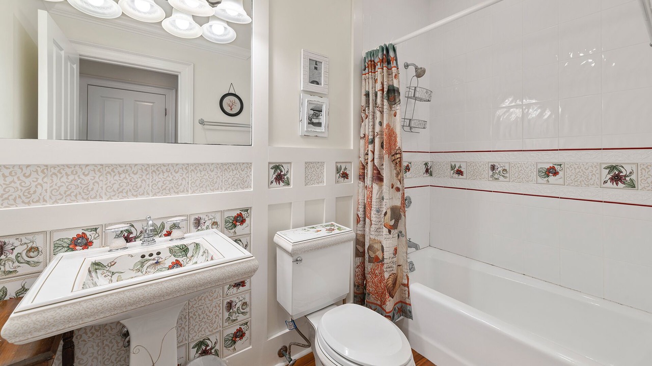 Photo of Bathroom in Debordieu Colony