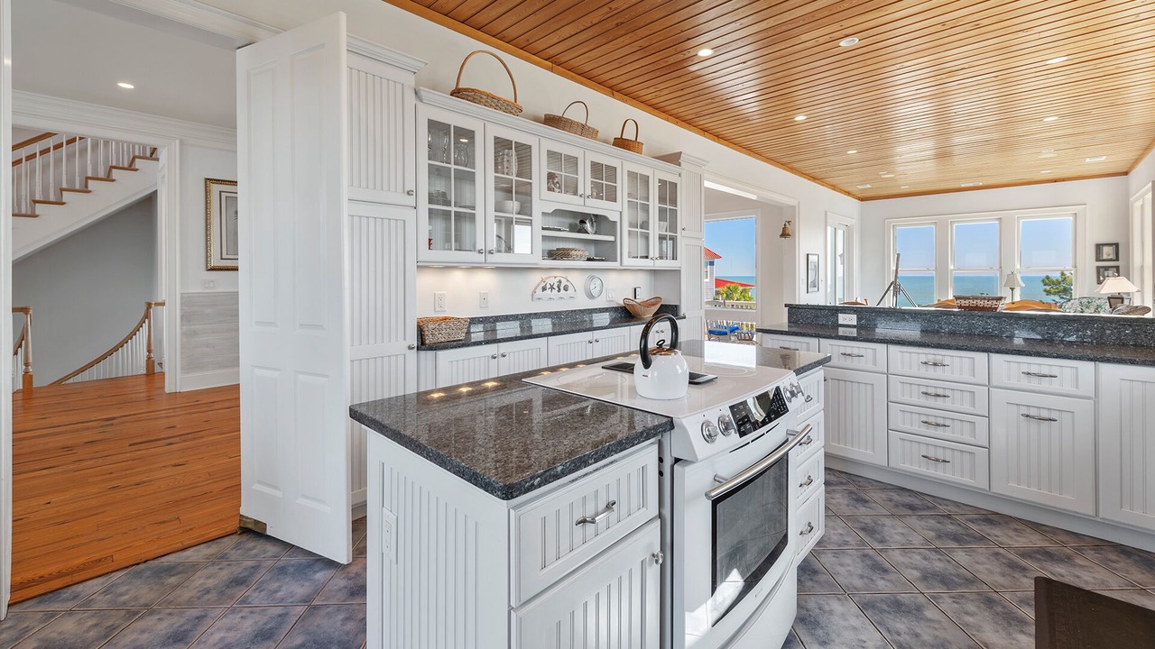 Photo of Kitchen in Debordieu Colony
