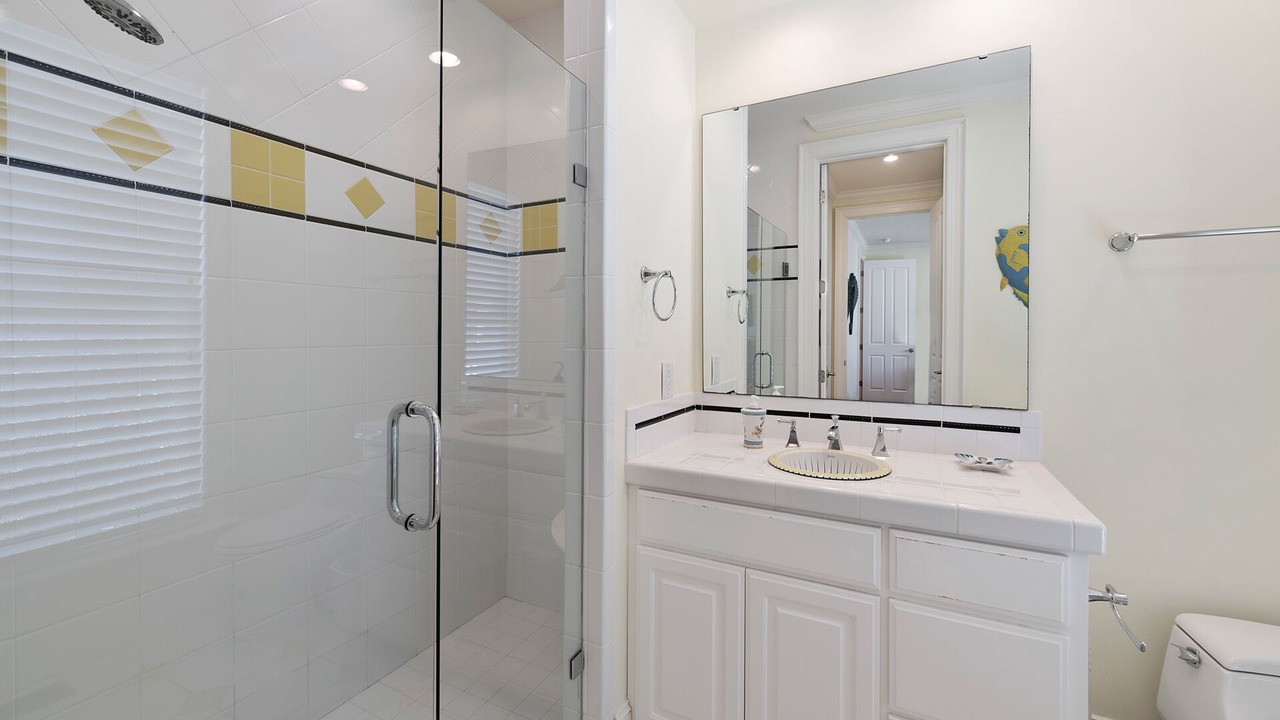 Photo of Bathroom in Debordieu Colony