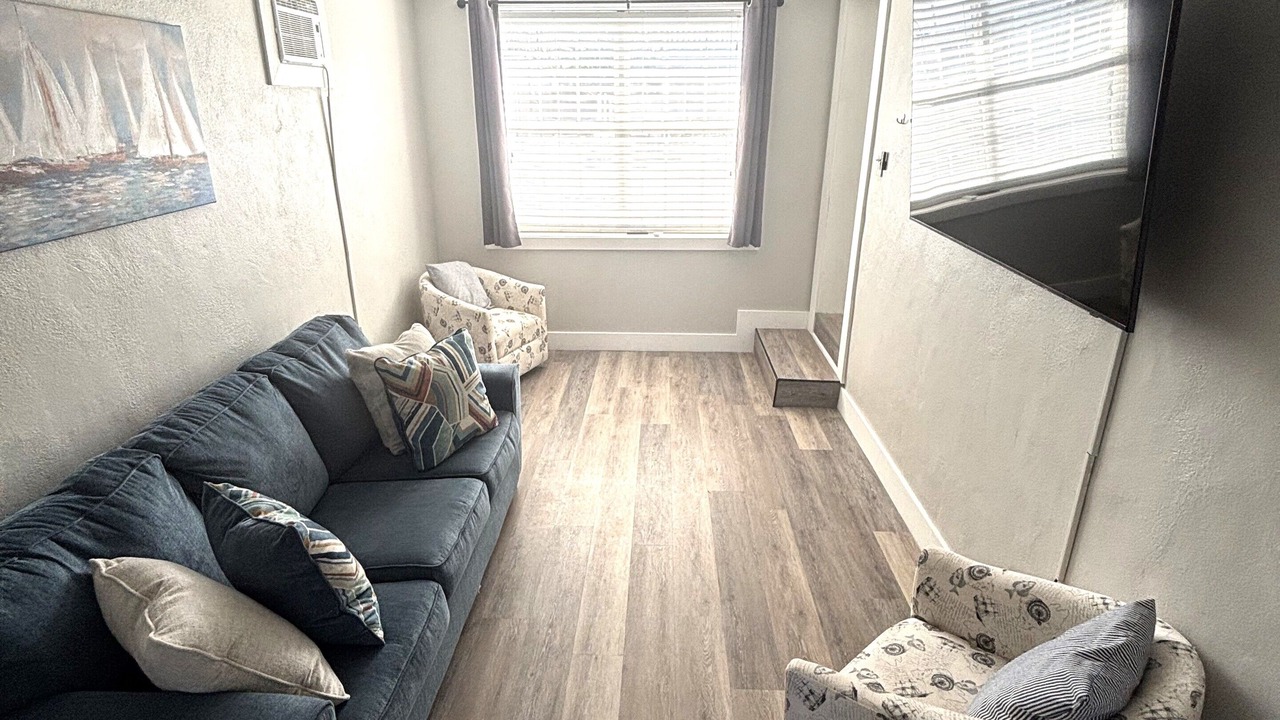 Photo of Livingroom in Independence Square
