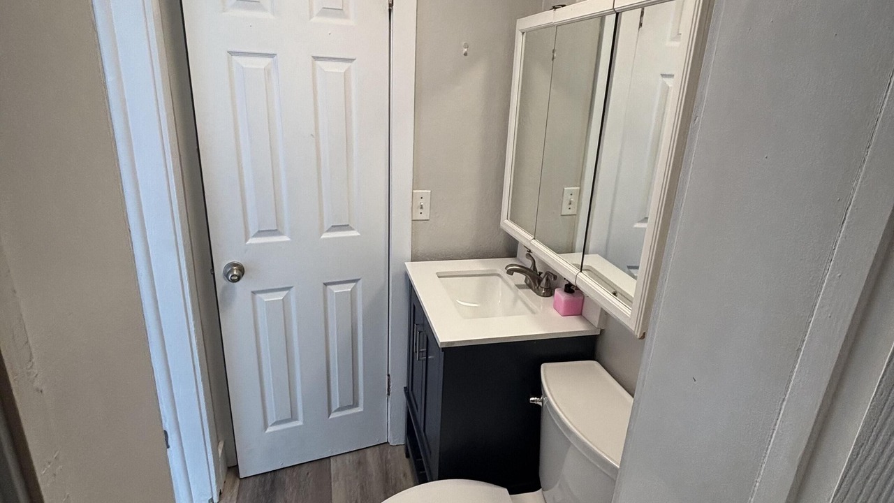 Photo of Bathroom in Independence Square