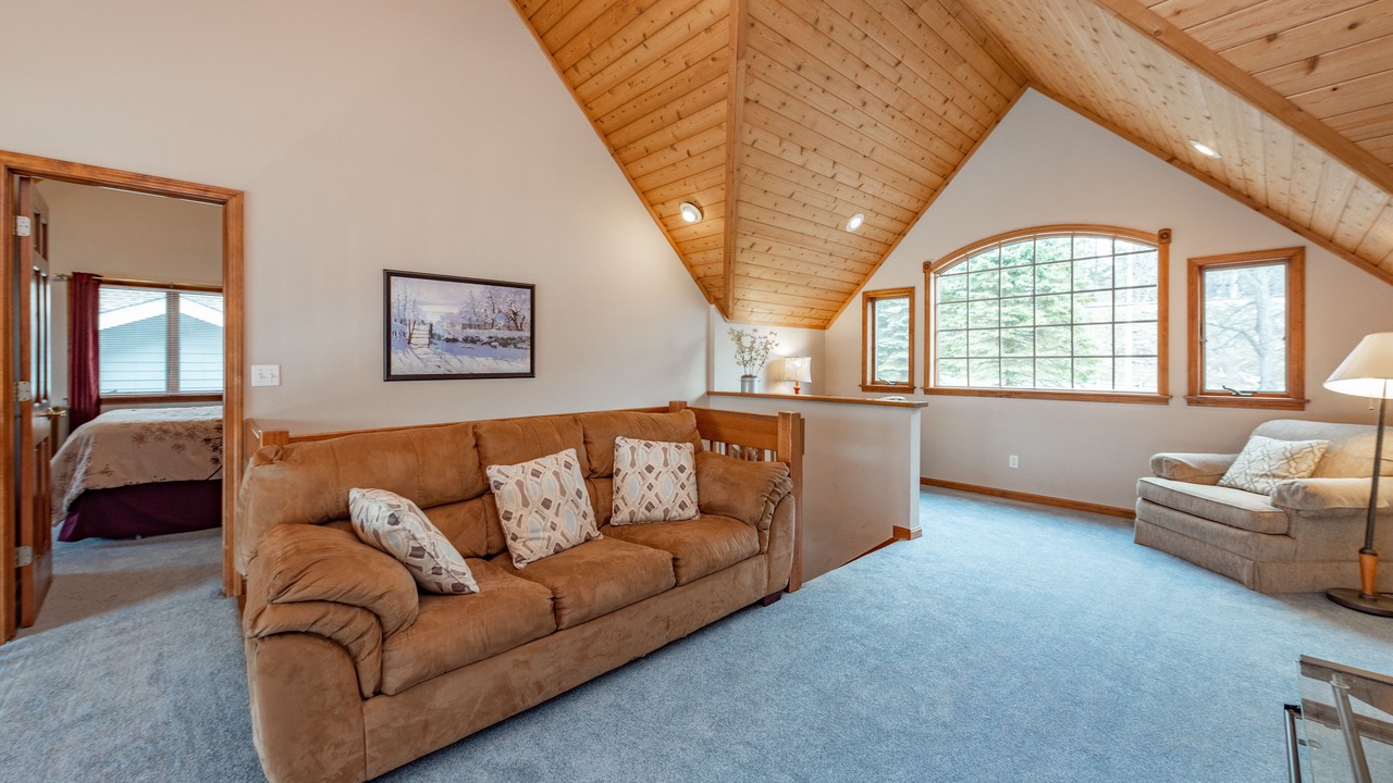 Photo of Livingroom in McHenry