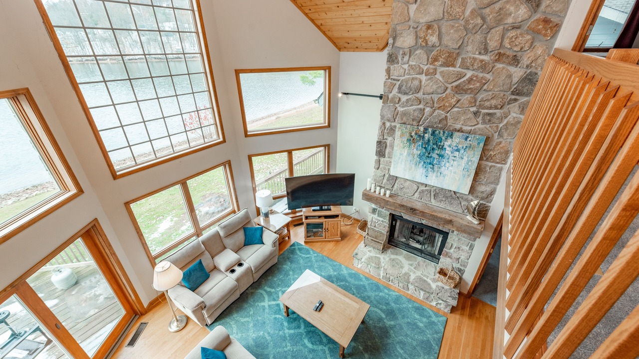 Photo of Livingroom in McHenry