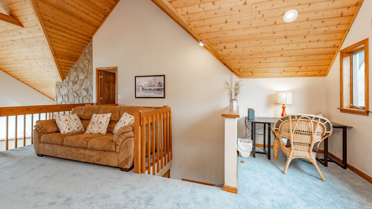 Photo of Livingroom in McHenry