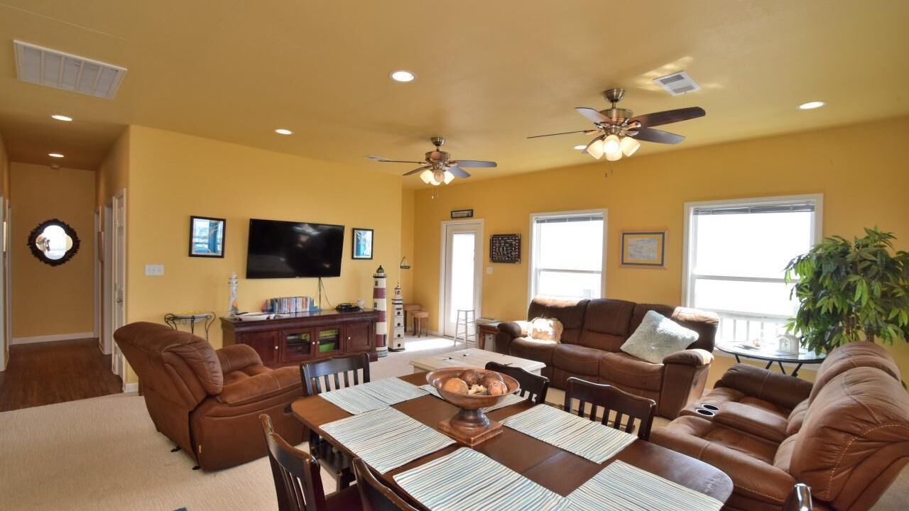Photo of Livingroom in Gilchrist