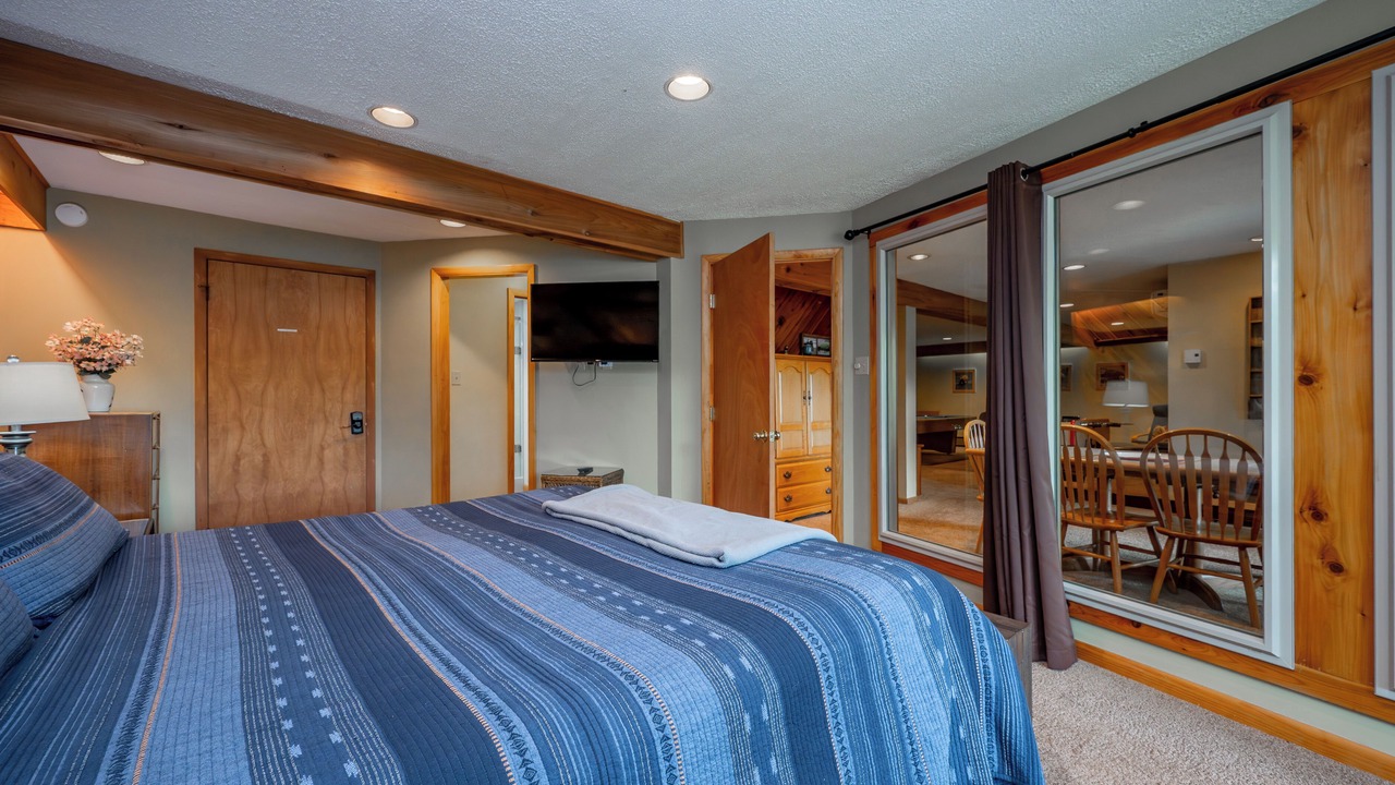 Photo of Bedroom in Oakland
