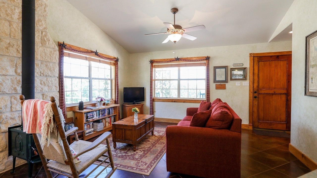 Photo of Livingroom in Fredericksburg