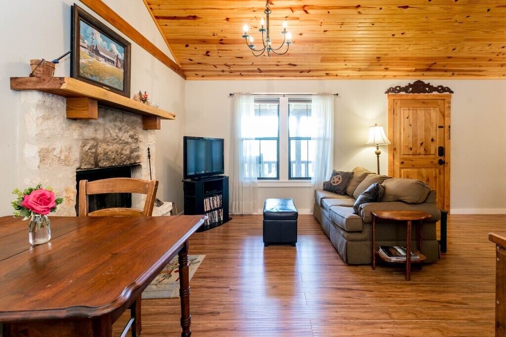 Photo of Livingroom in Fredericksburg