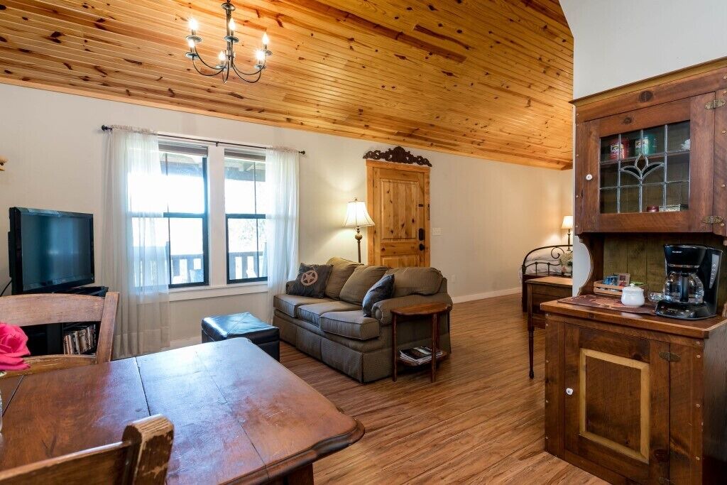 Photo of Livingroom in Fredericksburg