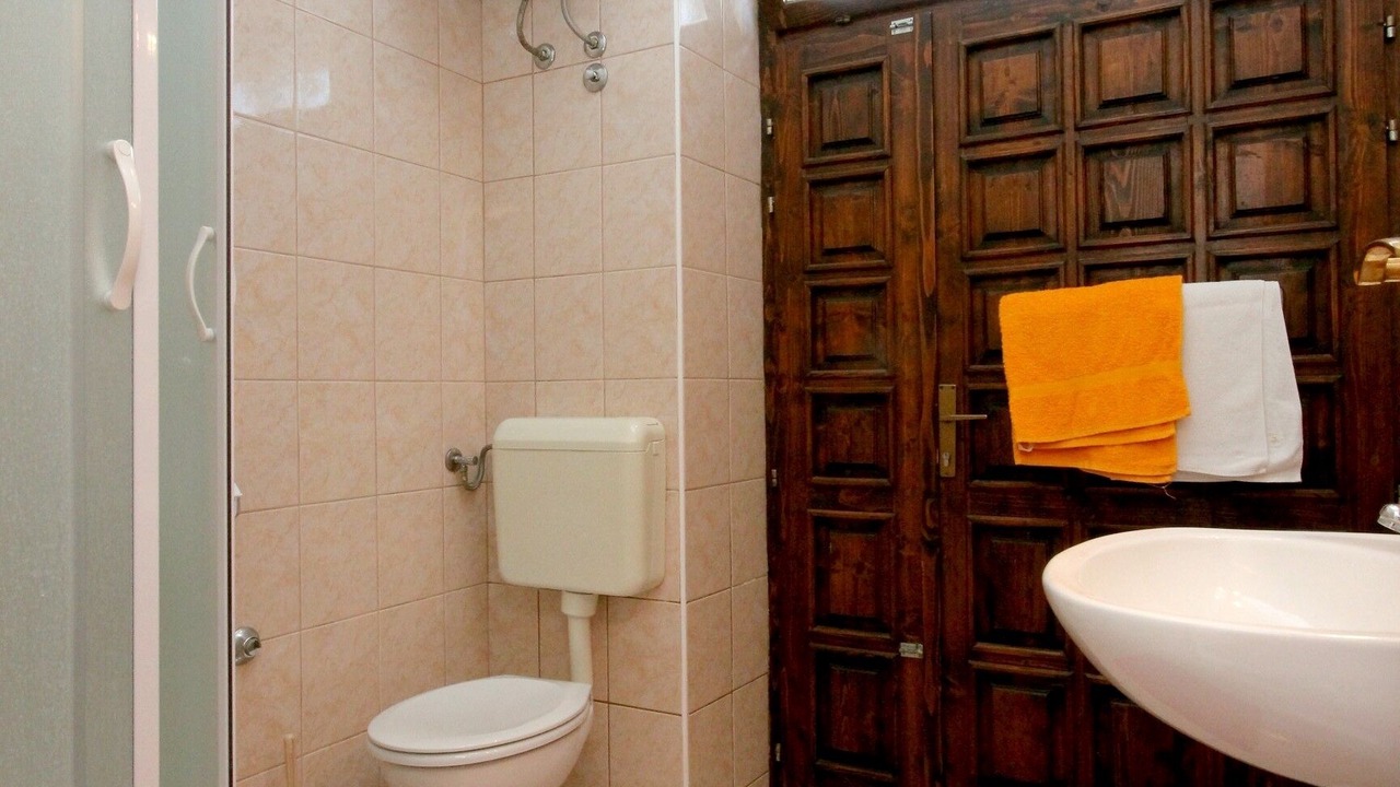 Photo of Bathroom in Cove Rogacic