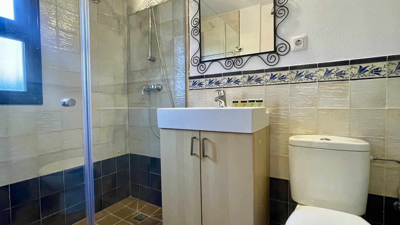 Photo of Bathroom in Pals