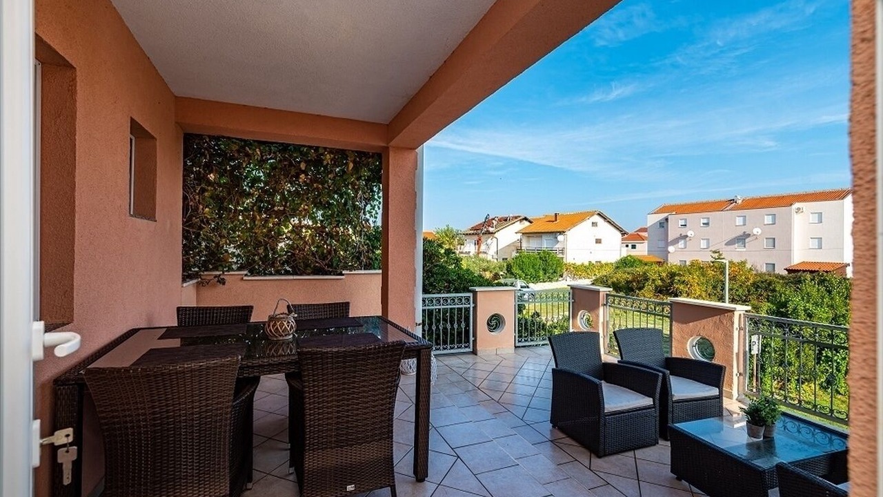 Photo of Outdoor in Nin