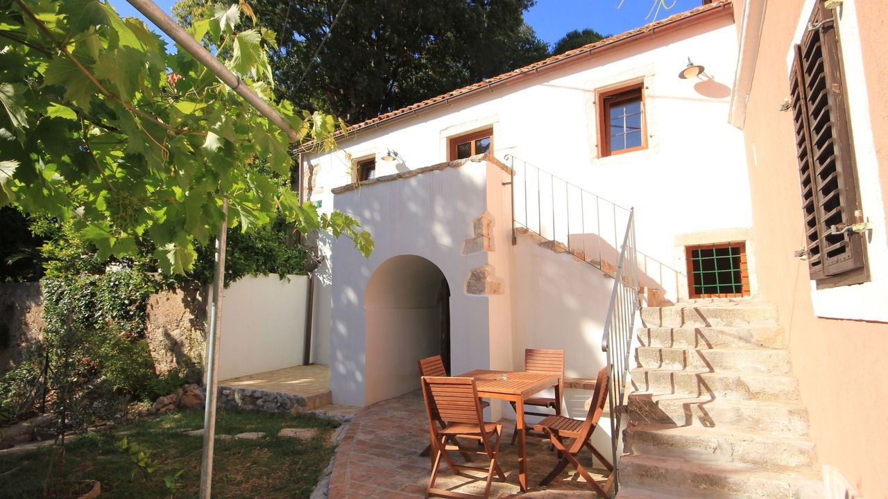 Photo of Outdoor in Cove Murtar