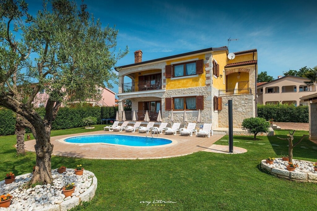 Photo of Outdoor in Buici