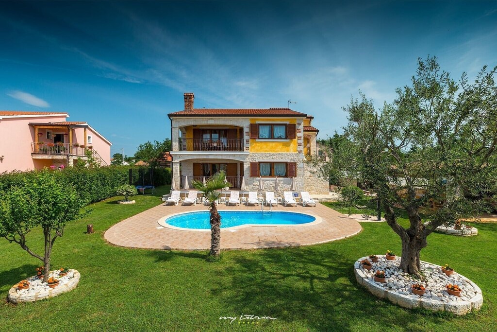 Photo of Outdoor in Buici
