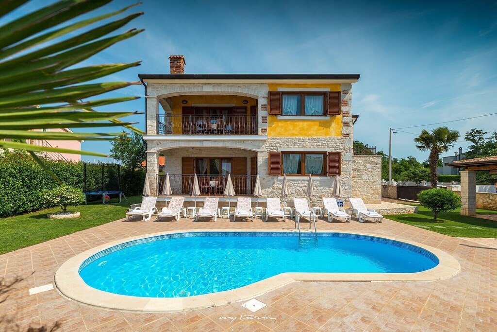 Photo of Outdoor in Buici
