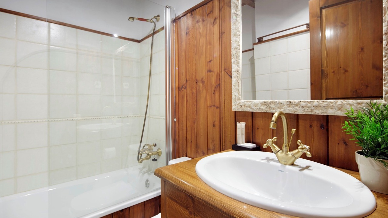 Photo of Bathroom in Garos
