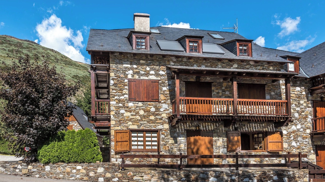 Photo of Outdoor in Garos
