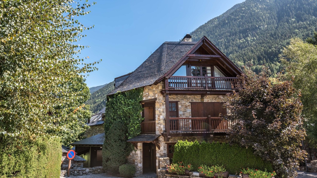 Photo of Outdoor in Garos