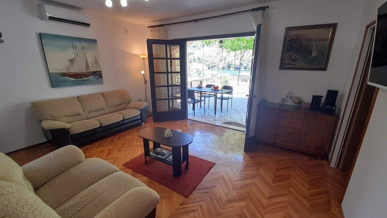 Photo of Livingroom in Broce