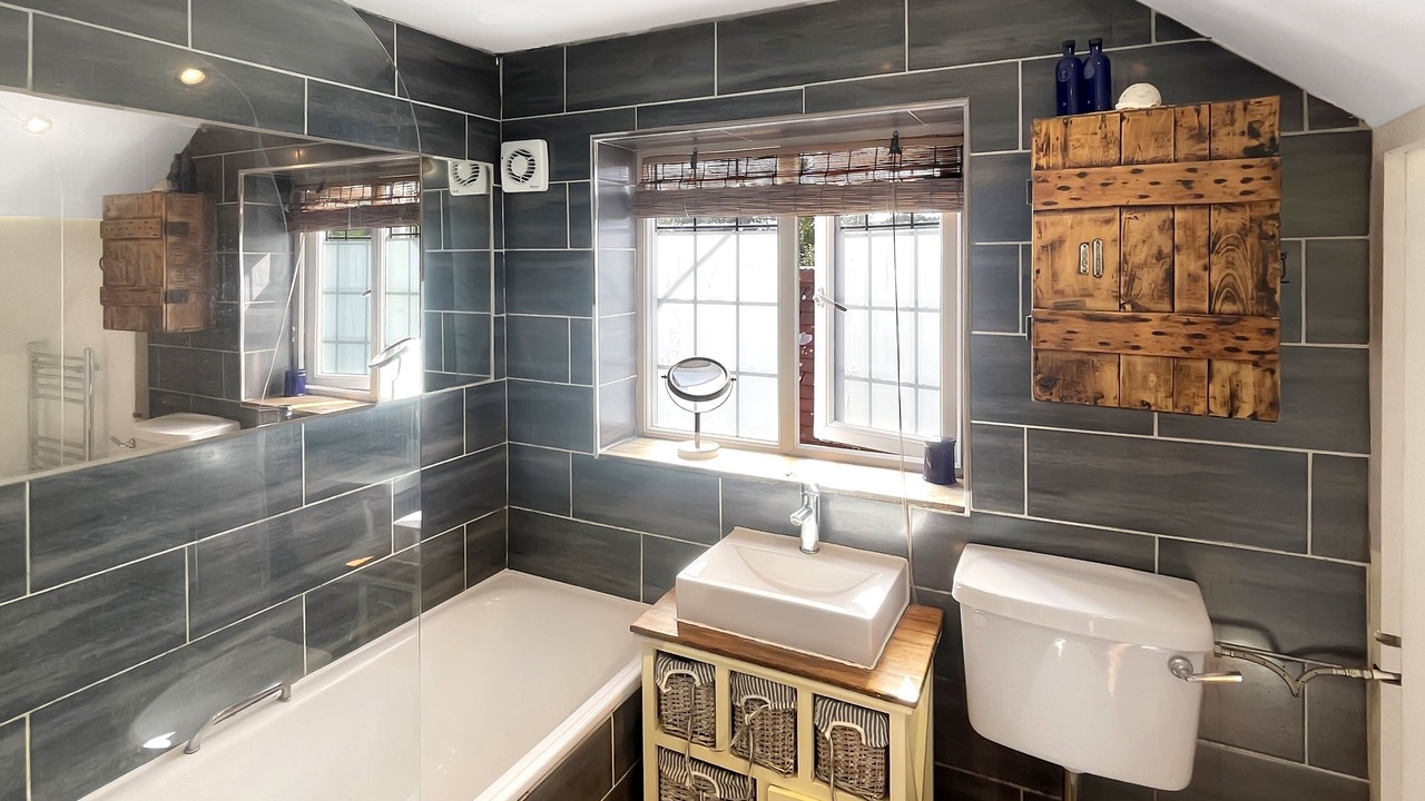 Photo of Bathroom in Woolbeding