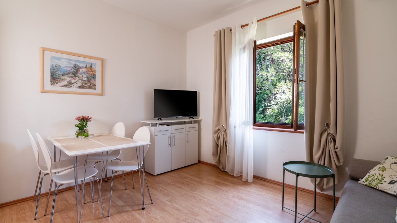 Photo of Livingroom in Muline