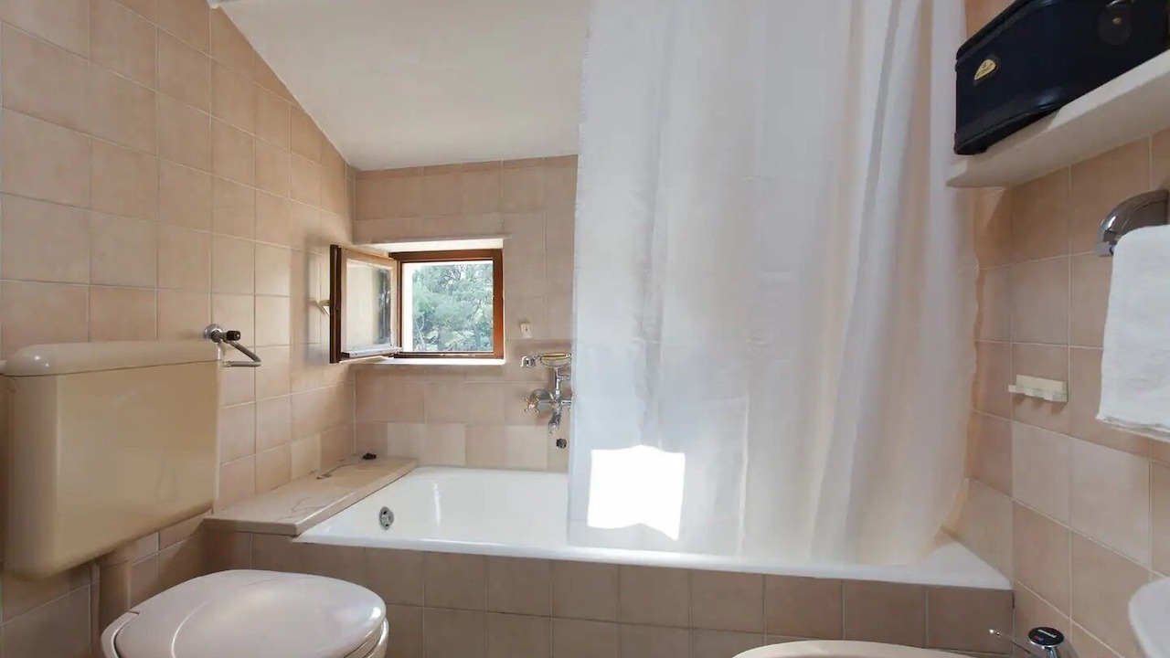 Photo of Bathroom in Sumartin