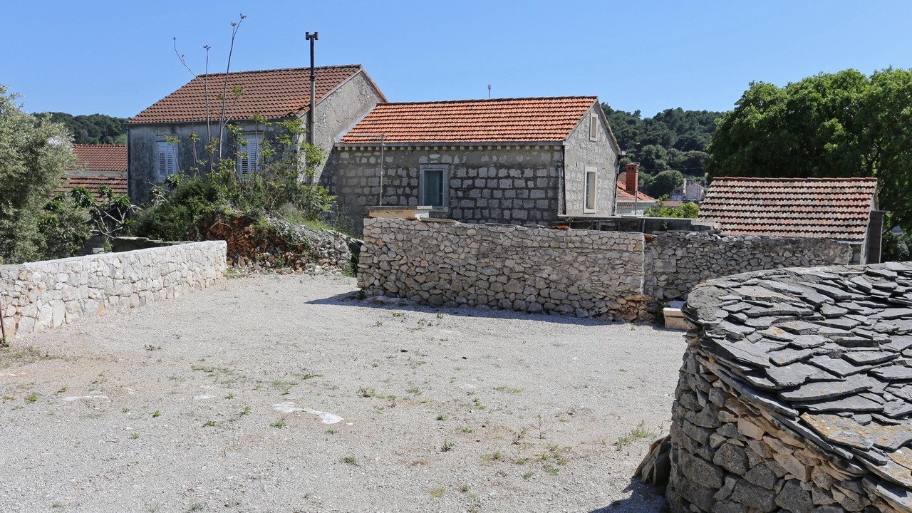Photo of Others in Lumbarda