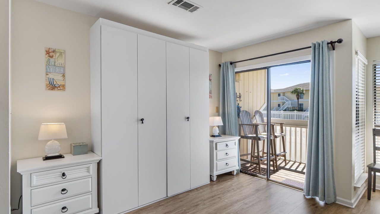 Photo of Others in Holiday Isle