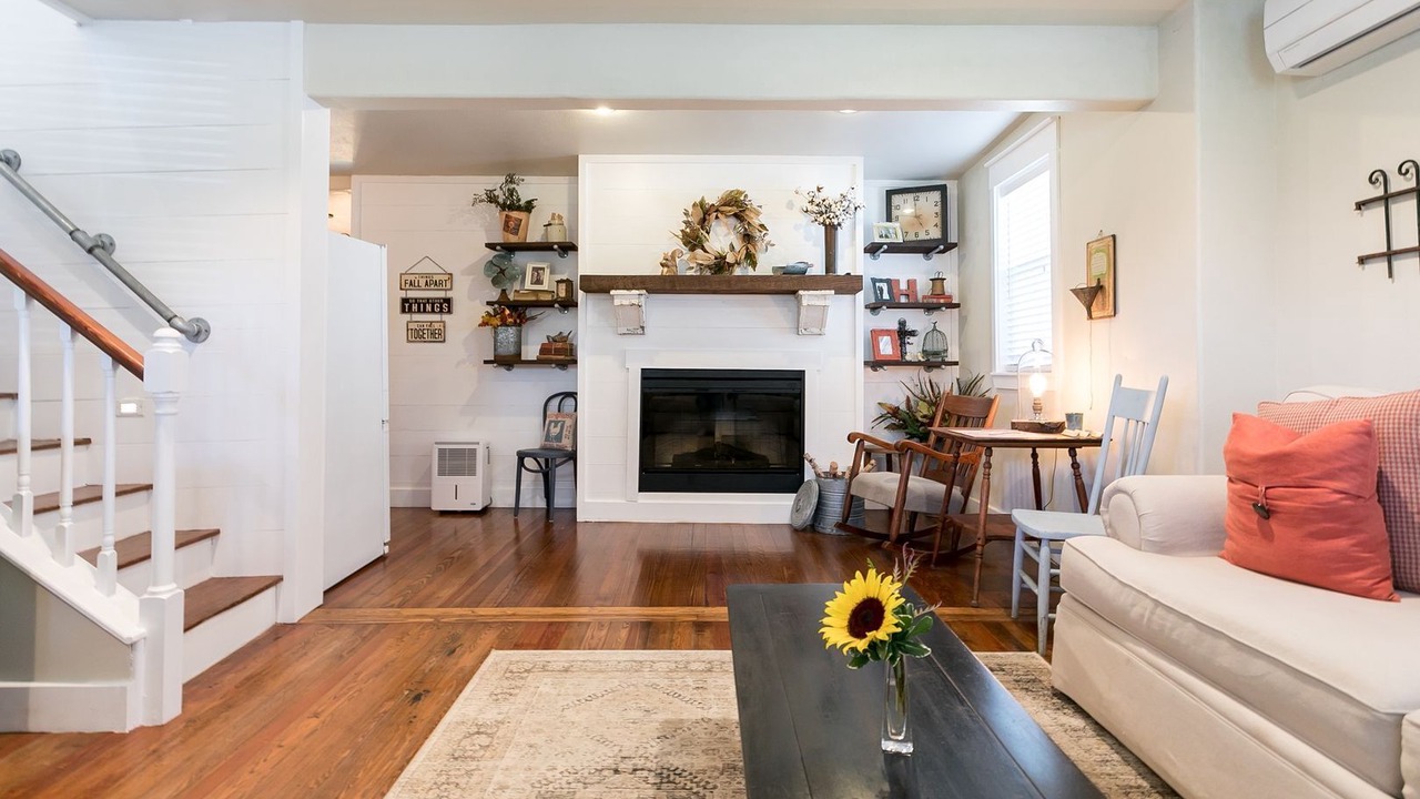 Photo of Livingroom in Fredericksburg