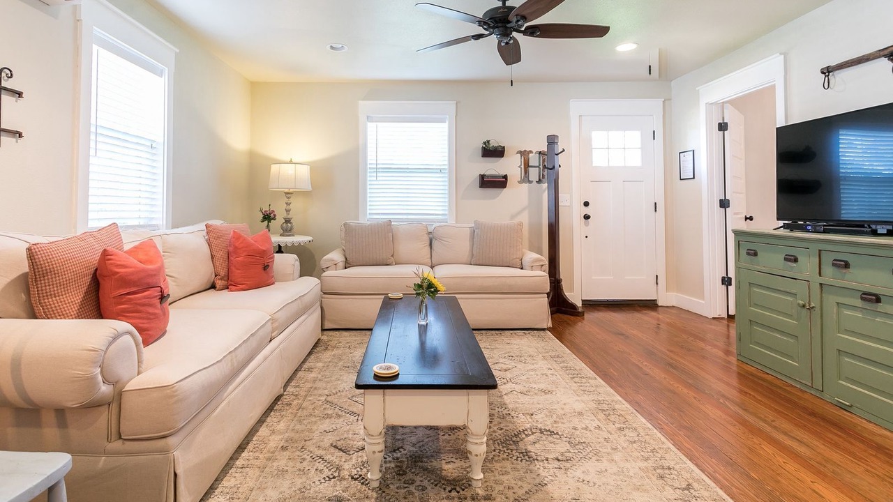 Photo of Livingroom in Fredericksburg