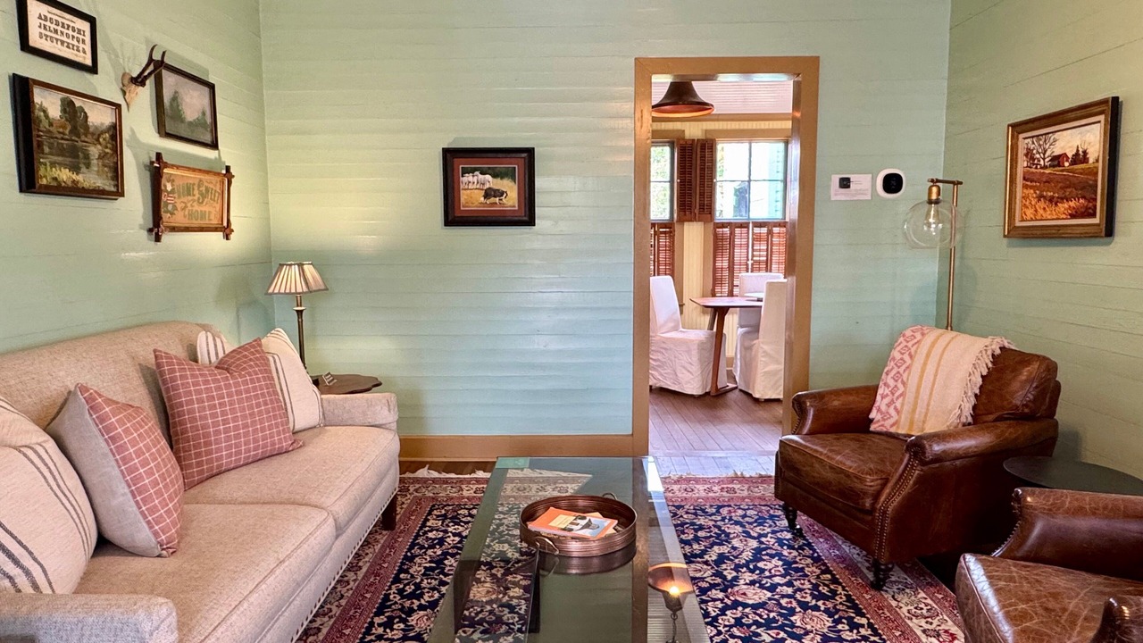 Photo of Livingroom in Fredericksburg
