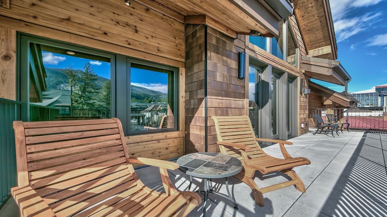 Photo of Patio Balcony in Lakeside Park