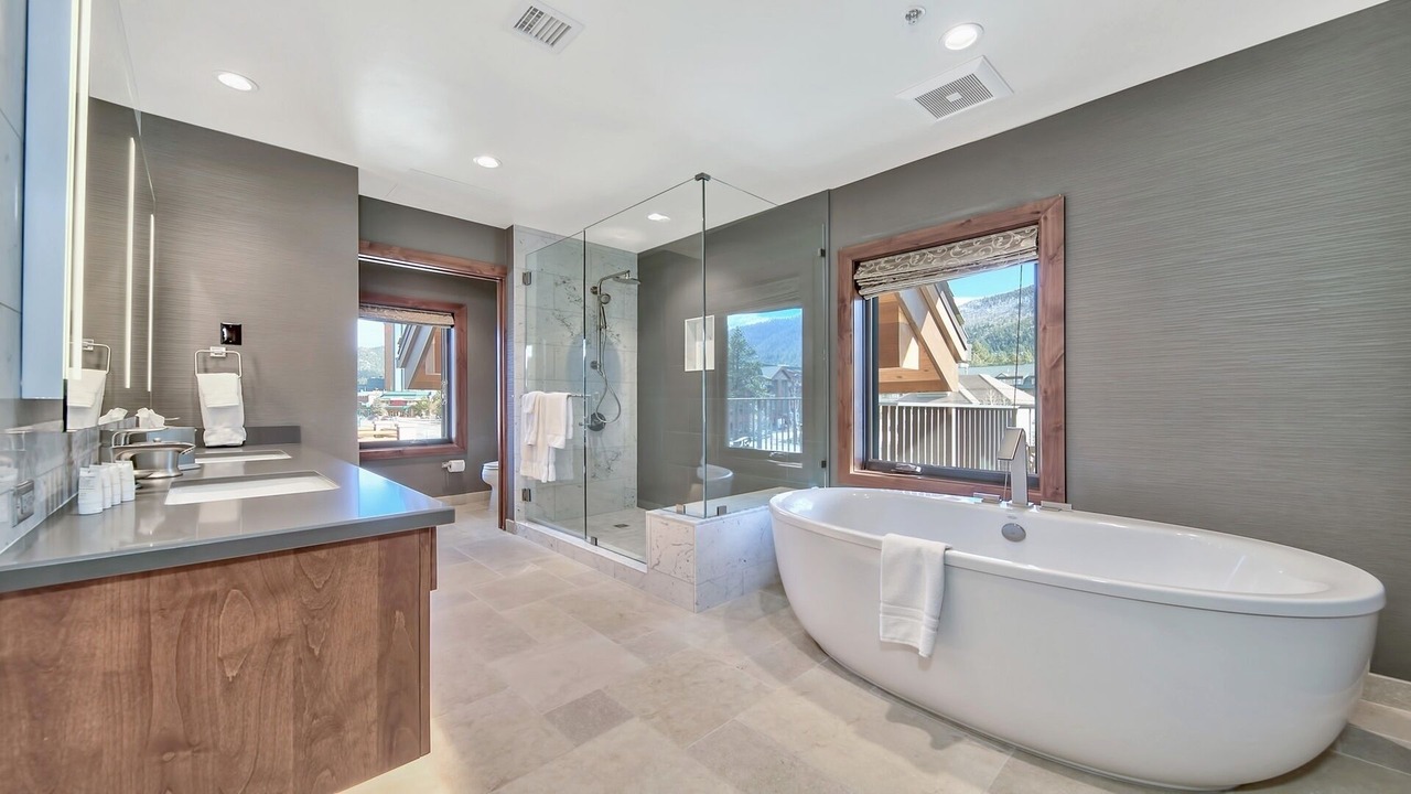 Photo of Bathroom in Lakeside Park