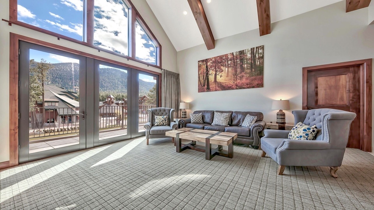 Photo of Livingroom in Lakeside Park