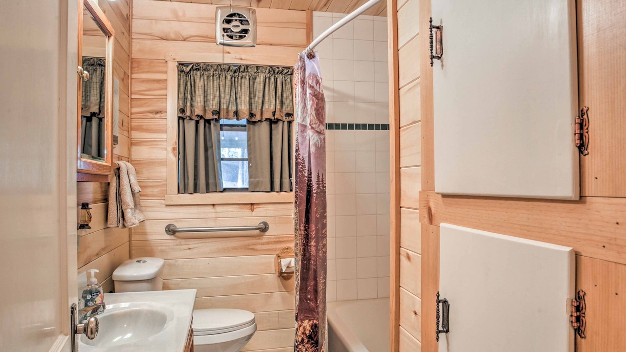 Photo of Bathroom in Ruidoso