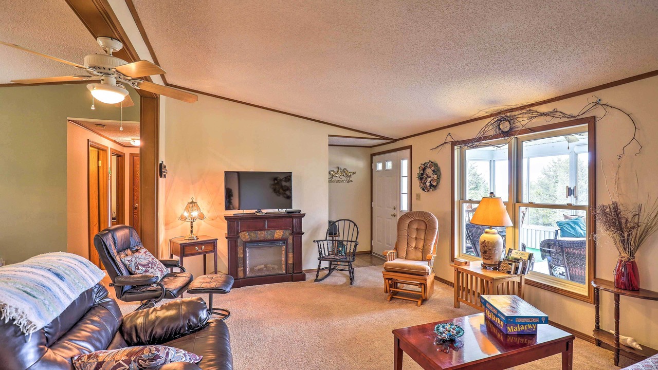 Photo of Livingroom in Town of Milo