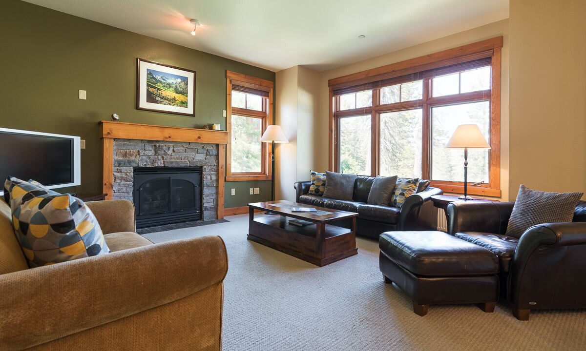 Photo of Livingroom in Crooked Pines
