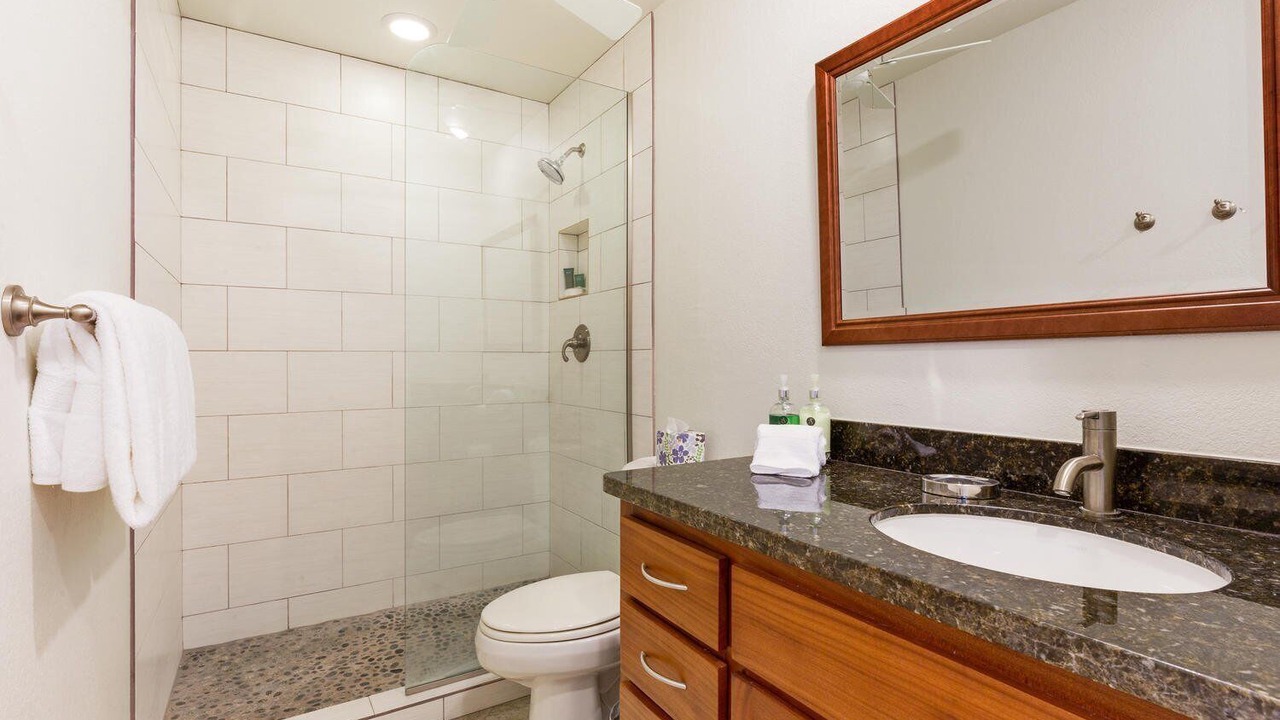Photo of Bathroom in Keauhou