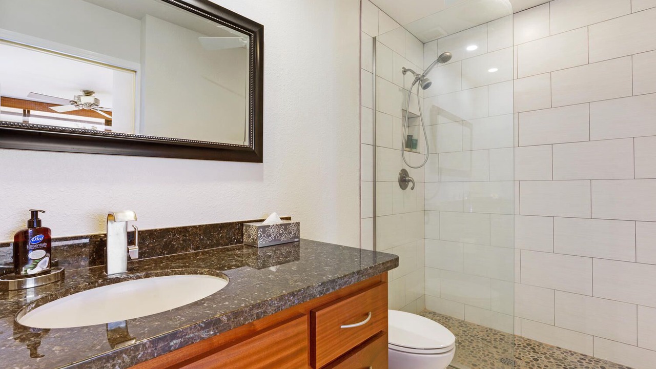 Photo of Bathroom in Keauhou