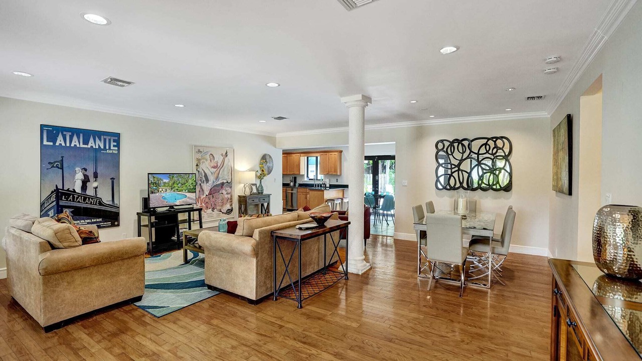 Photo of Livingroom in Wilton Manors