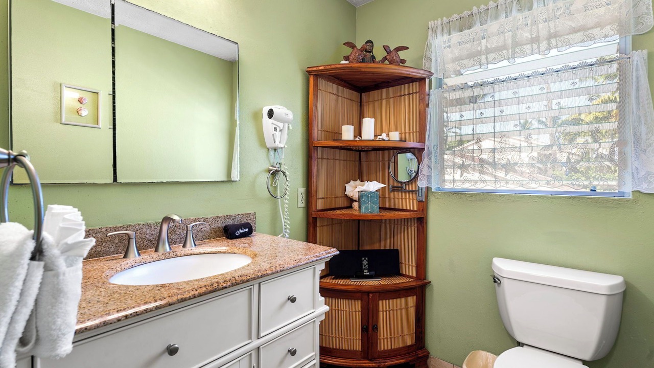 Photo of Bathroom in Kahaluu-Keauhou