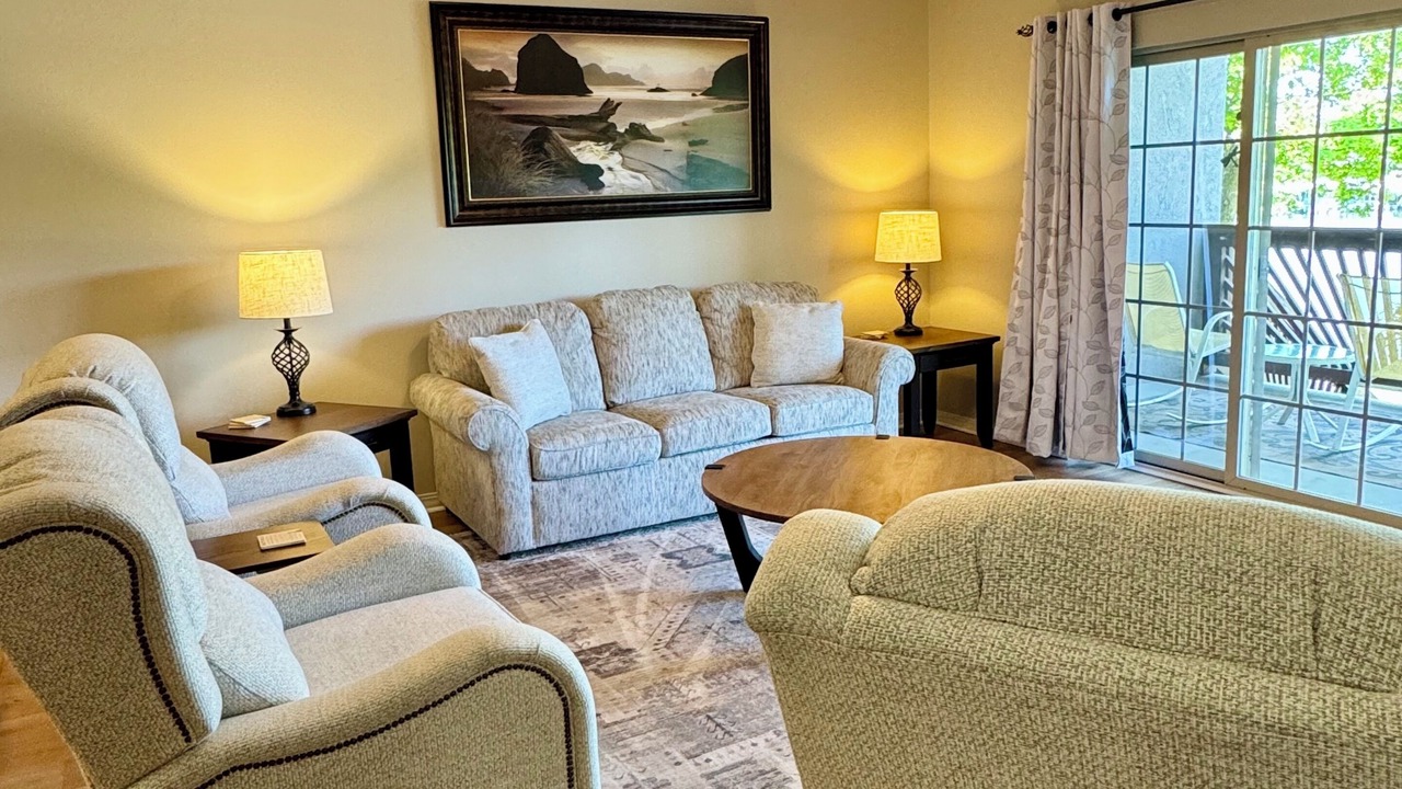 Photo of Livingroom in Hollister