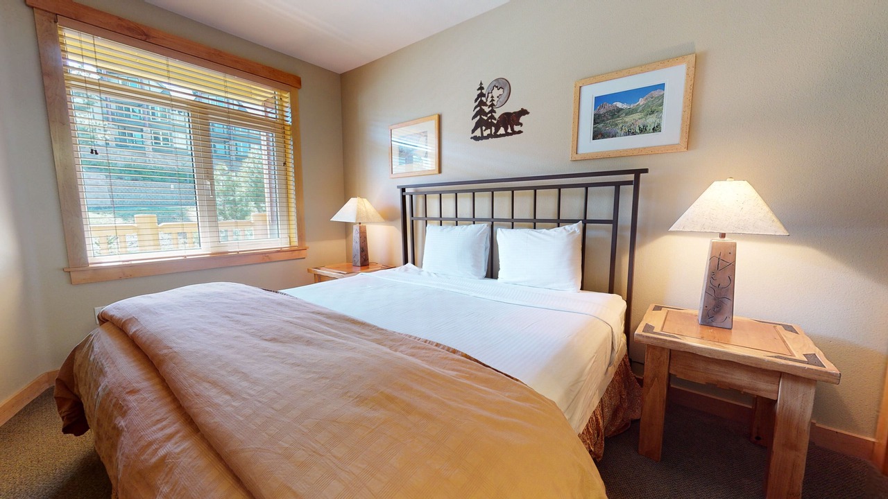 Photo of Bedroom in Mammoth Lakes