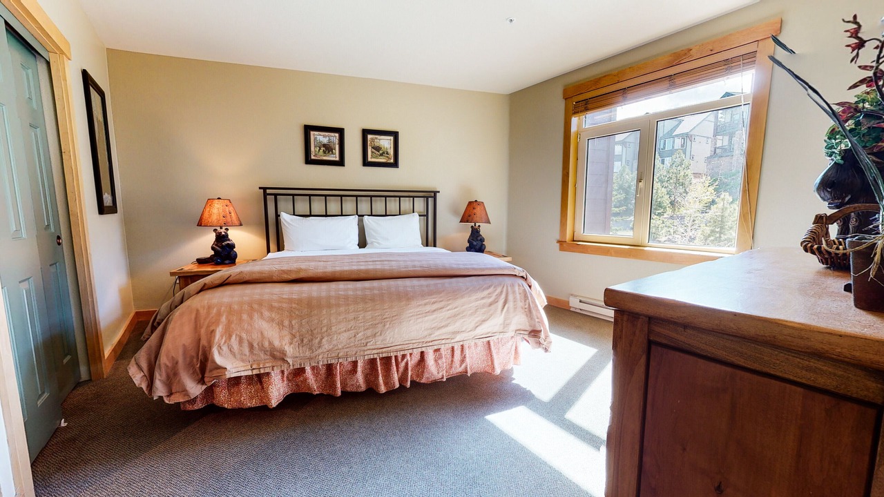 Photo of Bedroom in Mammoth Lakes