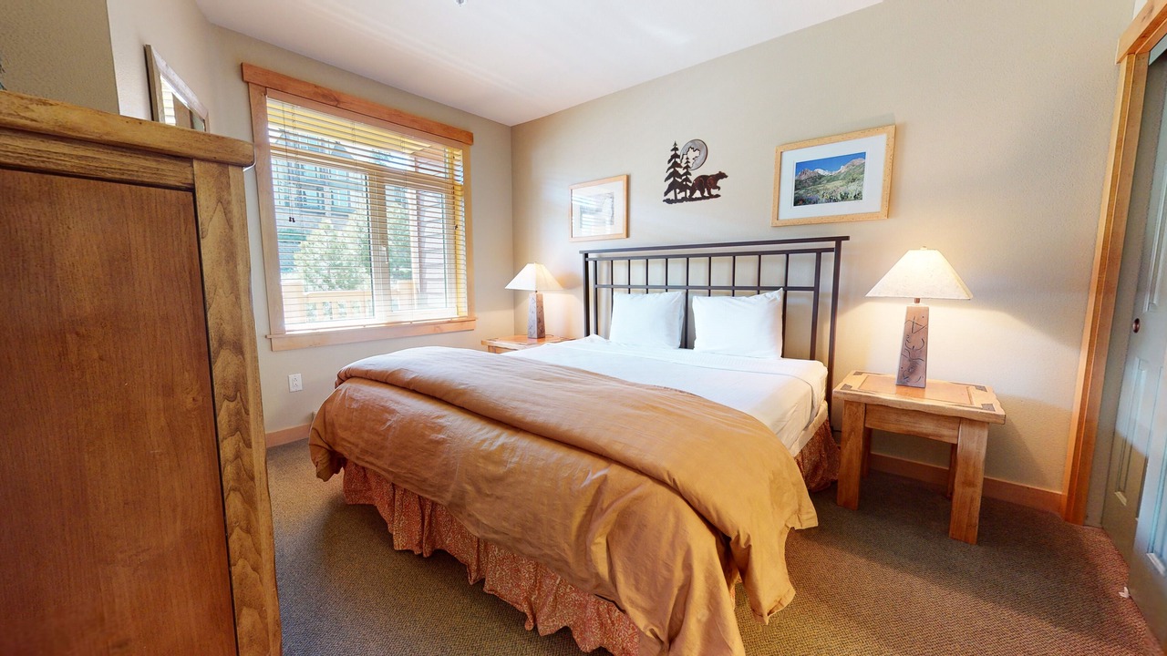 Photo of Bedroom in Mammoth Lakes