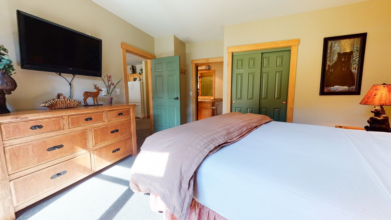 Photo of Bedroom in Mammoth Lakes