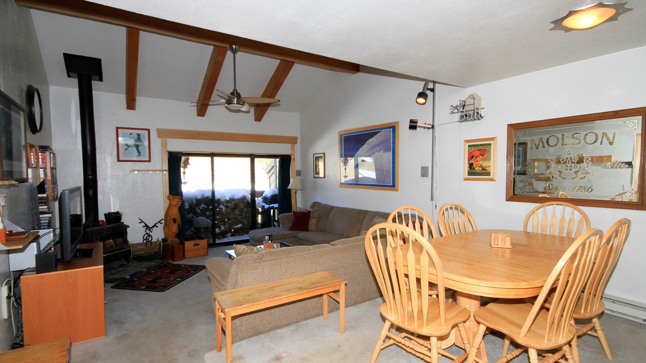 Photo of Livingroom in Mammoth Lakes