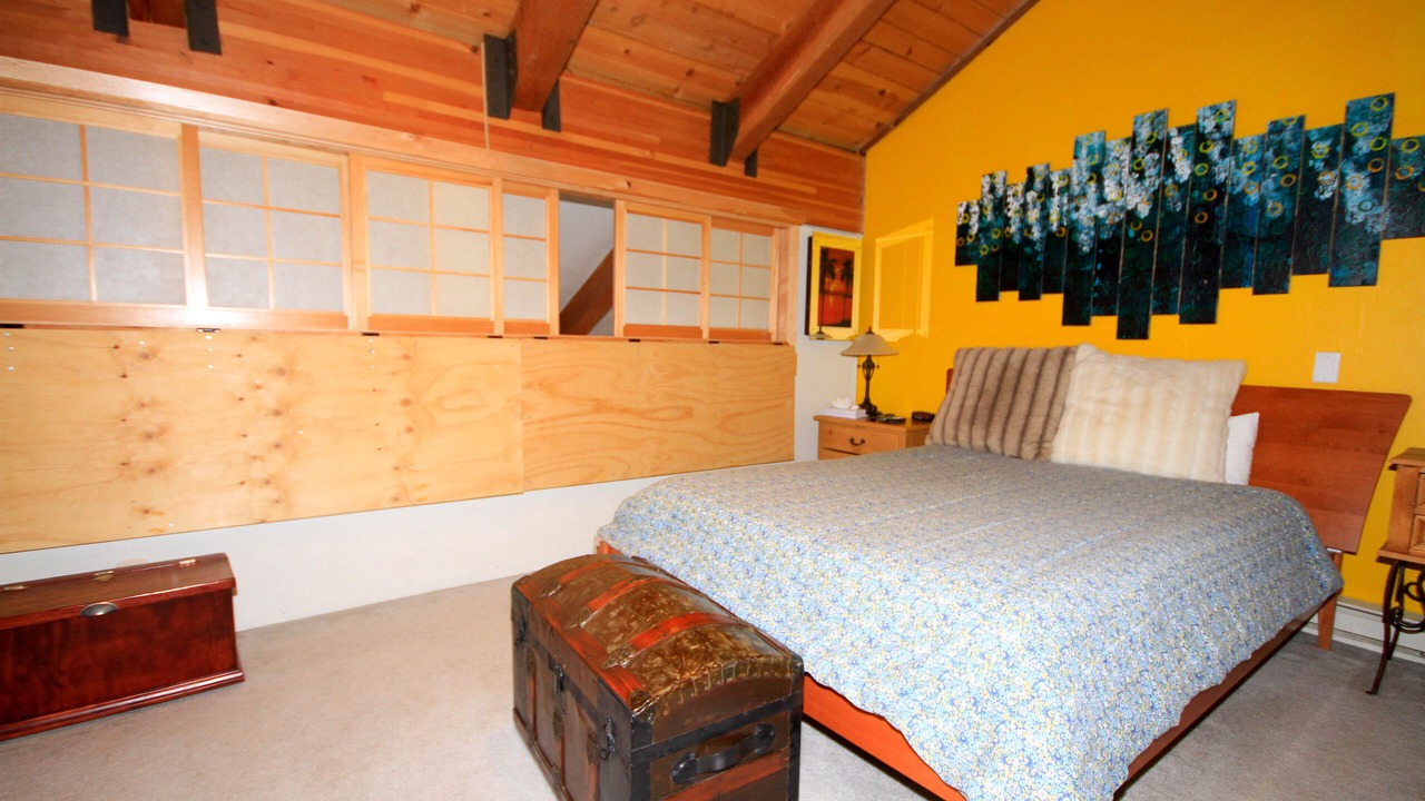 Photo of Bedroom in Mammoth Lakes