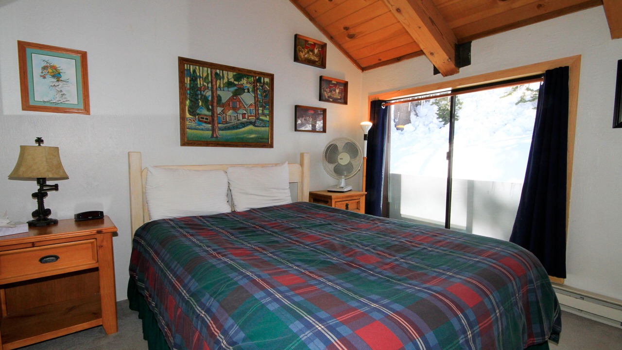 Photo of Bedroom in Mammoth Lakes
